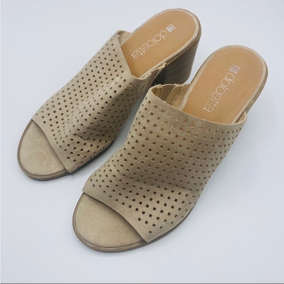 Dolcetta - Tan open toe, soft mules, women’s size 8.5 - Picture 5 of 5